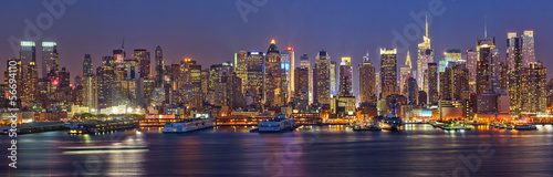 Obraz na płótnie canvas Manhattan nocą