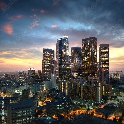 Obraz na płótnie canvas dwuczęściowy "dyptyk" Los angeles downtown o zachodzie słońca w kalifornii