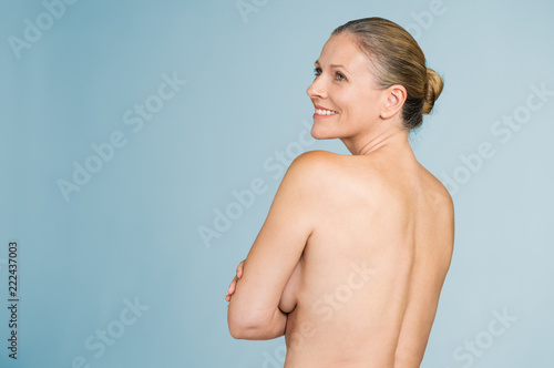 Mature Naked Woman Standing Comprar Esta Foto De Stock Y Explorar