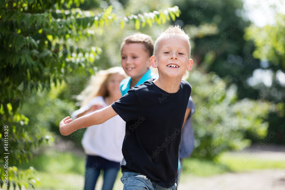 Kinder Laufen Auf Dem Schulhof Stock Photo Adobe Stock