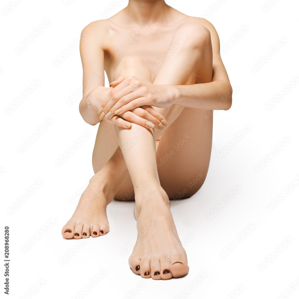 P Telstv Senzor Asijsk Crossed Legs Nude Editel U Enka Pozdravit