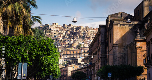 Widok na stare sycylijskie miasto Modica