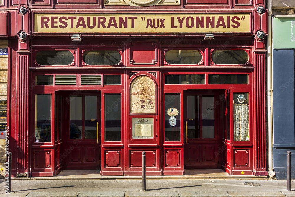 View Aux Lyonnais With Original Sign Maison Lyonnaise A Parisian