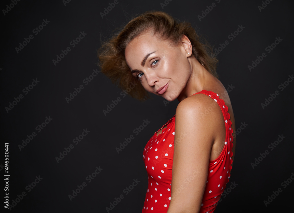 Fotka Side Beauty Portrait Of A Charming Stunning Blonde Pretty Woman With Beautiful Healthy