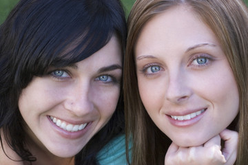 Wall Mural - smiling sisters