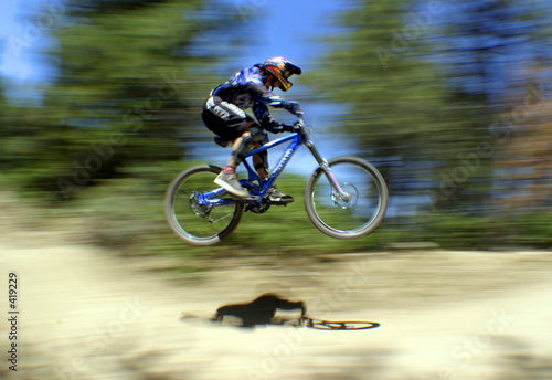 Zdjęcie: mountain bike racer mountain bike racer