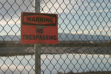 Wall Mural - no trespassing warning sign