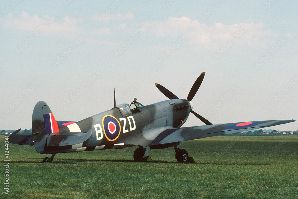 Papel de parede spitfire parked