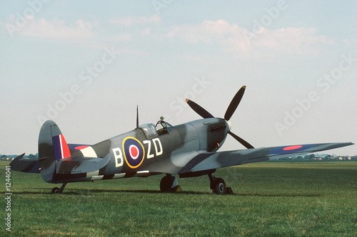 spitfire parked Fototapeta