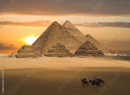 Foto-Stoffbanner - pyramids fantasy (von Windowseat)