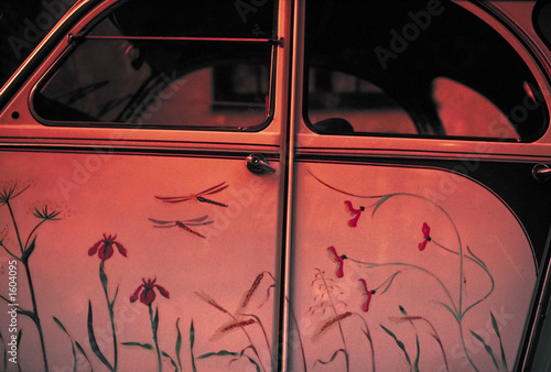 Fotomural citroen 2cv painted with flowers