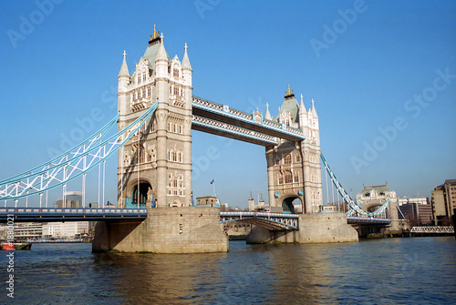 Fotoboard na płycie Tower Bridge, Londyn.