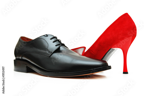 Fotografia black male shoe and red female shoe isolated on wh