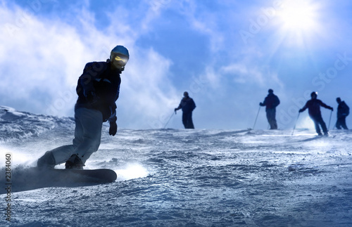 Board z aluminiowym obramowaniem Snowboard