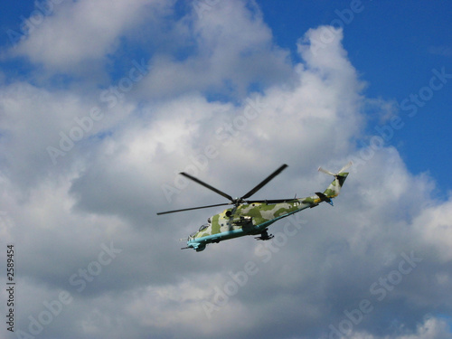 Naklejka samoprzylepna Wojskowy helikopter
