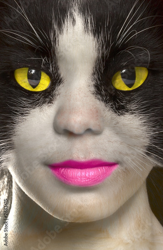 Naklejka na kafelki catwoman with brightly yellow eyes