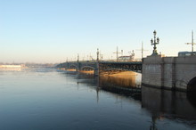Neva    Bridge
