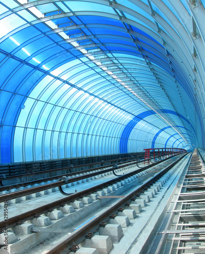 Board z aluminiowym obramowaniem Niebieskie metro - tunel rurowy