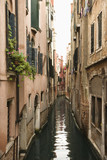 Fototapeta Uliczki - Canal with buildings in Venice, Italy.