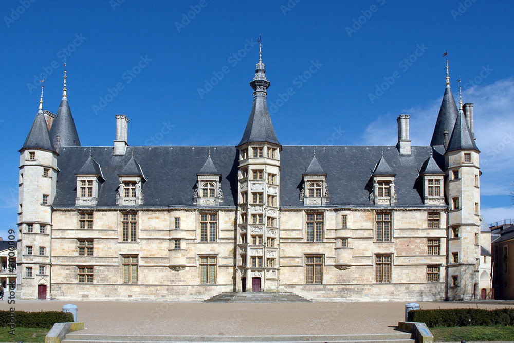 palais ducal - nevers