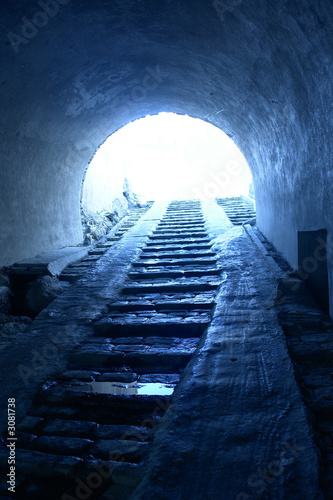 Board z aluminiowym obramowaniem Tunel