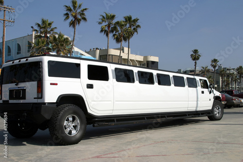 Obraz w ramie white limousine