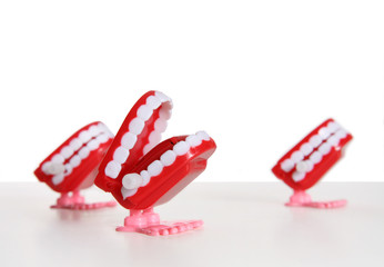 teeth wind up toys