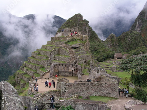Board z aluminiowym obramowaniem Turyści w machu picchu