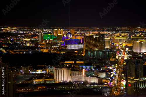 Board z aluminiowym obramowaniem Las vegas, nevada, w nocy w usa
