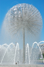 Dandelion Fountain - Cool