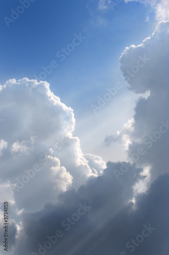 Board z aluminiowym obramowaniem Przelatując przez chmury cumulus