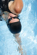 © Alex Bramwell - Mujer Nadando