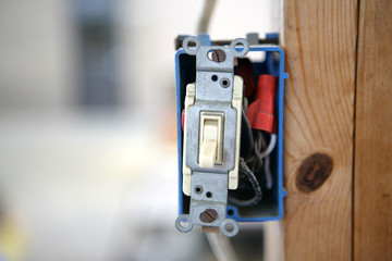 A single pole 120v light switch 