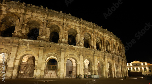 Board z aluminiowym obramowaniem Arena rzymska w Nimes, Francja