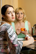 © Vadim Ponomarenko - Mother and daughter drinking tea
