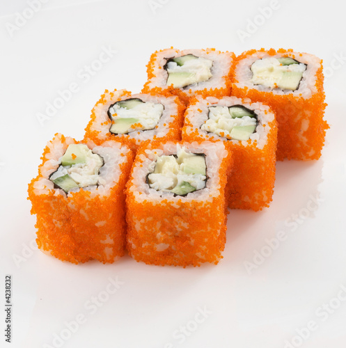 Tapeta ścienna Pojedyncze japońskie jedzenie sushi na białym tle