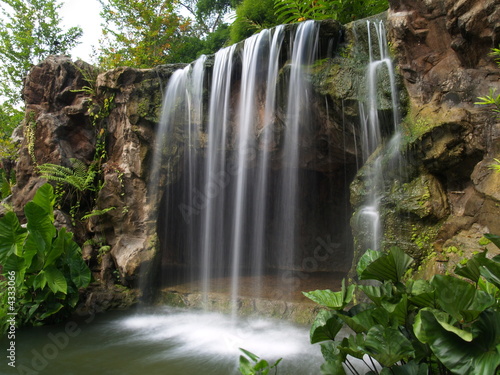 Nowoczesny obraz na płótnie Waterfall At Botanic Garden