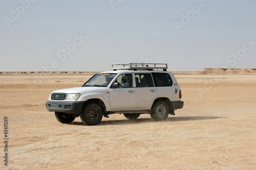 Naklejka na szybę Off-road car