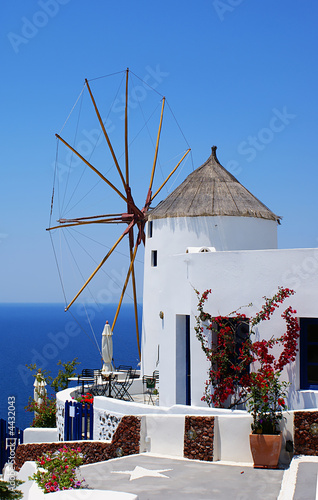 Fotovorhang - Windmill on Santorini island (von Y. Papadimitriou)