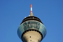 Fernsehturm Düsseldorf In Nahaufnahme