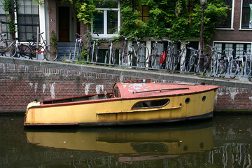 Wall Mural - le long du canal