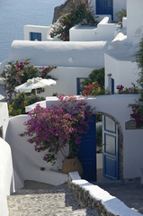 blau-weiße Architektur in Oia, Santorin