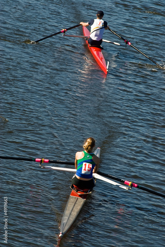 Fotografía Two rowing boats competing with each other