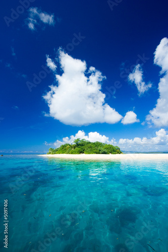 Foto-PVC Boden - Tropical island vacation paradise (von Tommy Schultz)