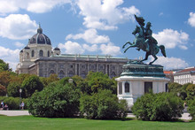 Statua Di Cavallo A Volksgarten - Vienna