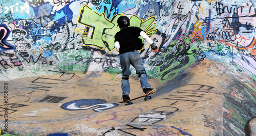 Fototapeta na wymiar Enfant au Skate 01