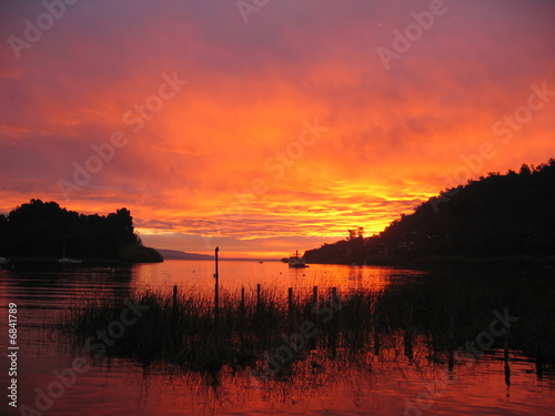 Board z aluminiowym obramowaniem Sunset_pucon_lake_villarica_chile