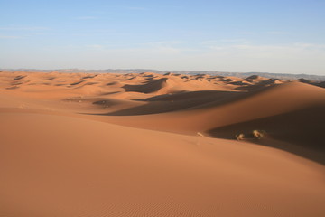 Wall Mural - Dunes de sable dans le sahara marocain