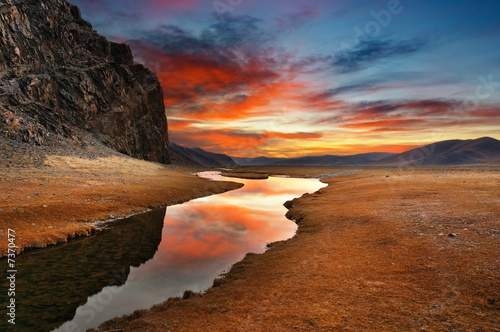 Foto-Stoffbanner - Daybreak in mongolian desert (von Dmitry Pichugin)