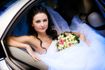 beauty in the wedding car